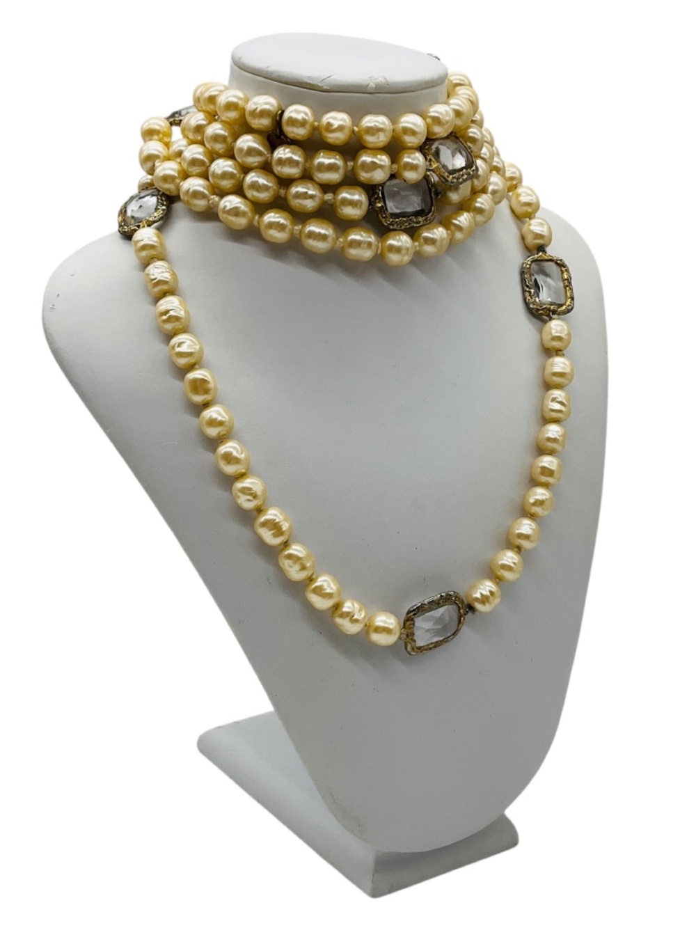 CHANEL VINTAGE 1981 CLEAR JUMBO CRYSTAL STATION AND PEARL LONG STRAND SAUTOIR NE - Picture 6 of 11